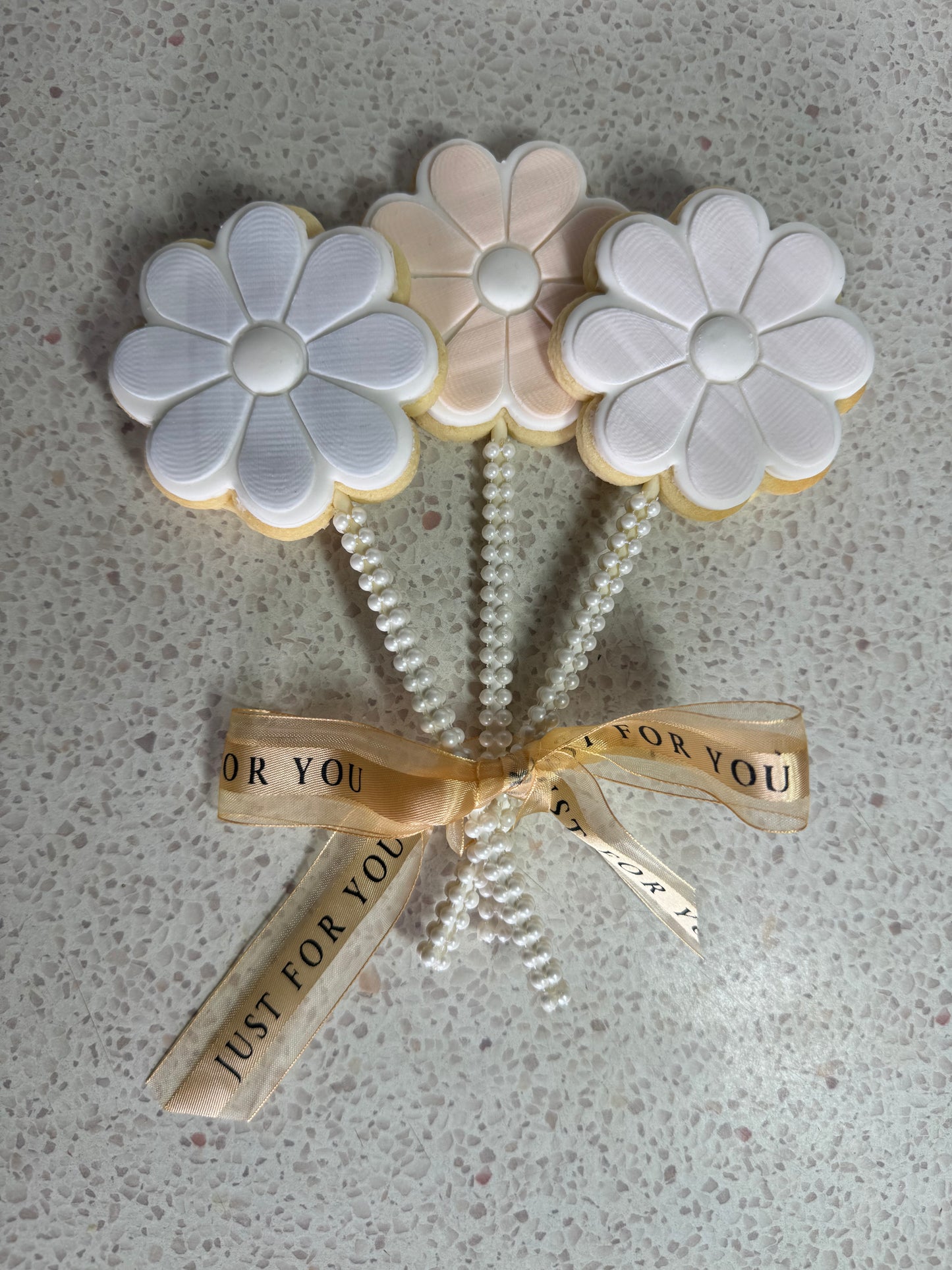 Daisy Flower Trio