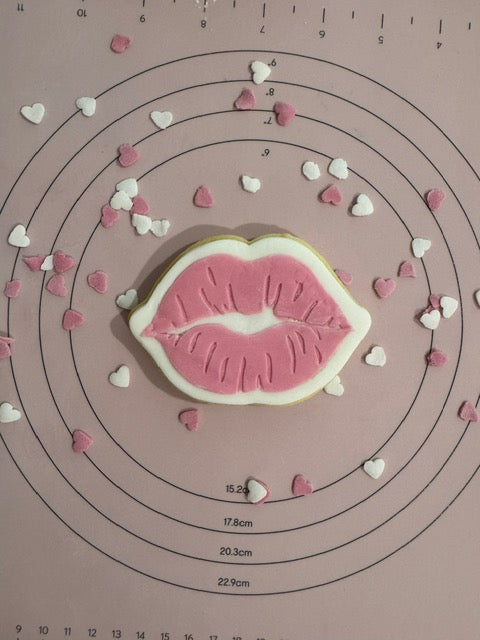 Large Lip Cookies