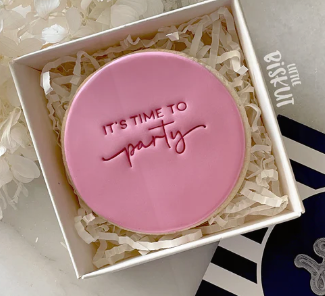 It's Time to Party "Tiny Text"